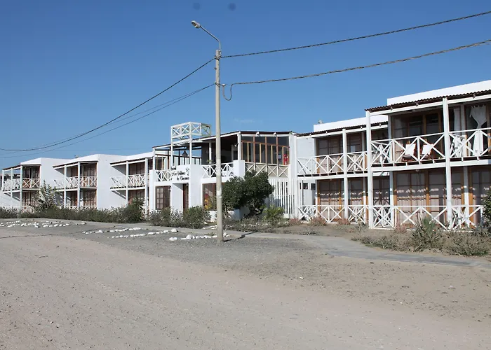 Delfines De Chicama Hotel